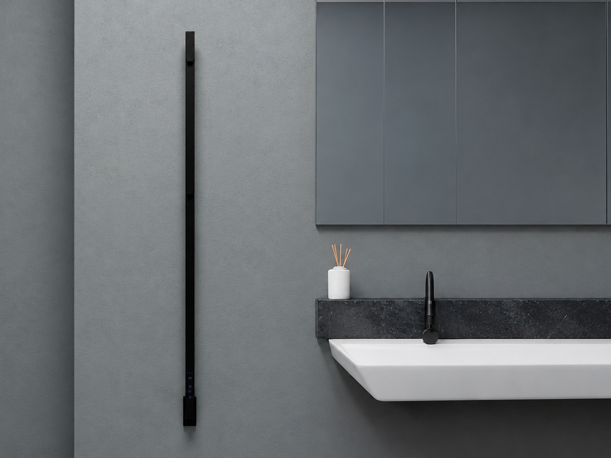 Uscător de prosoape de design CARISA, colecția MAXIM, 1500x30 mm, Negru